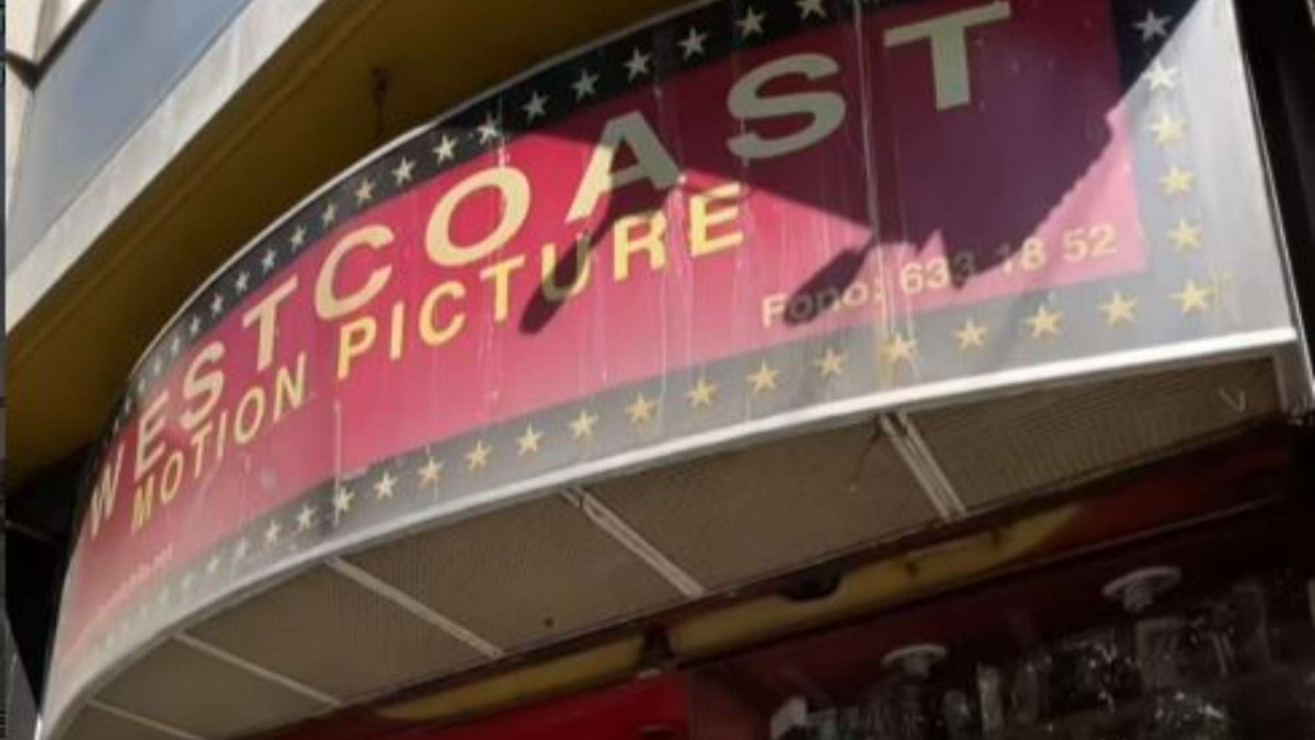 Icónica tienda del centro de Santiago cierra sus puertas luego de 40 años: Era un santuario del cine clásico