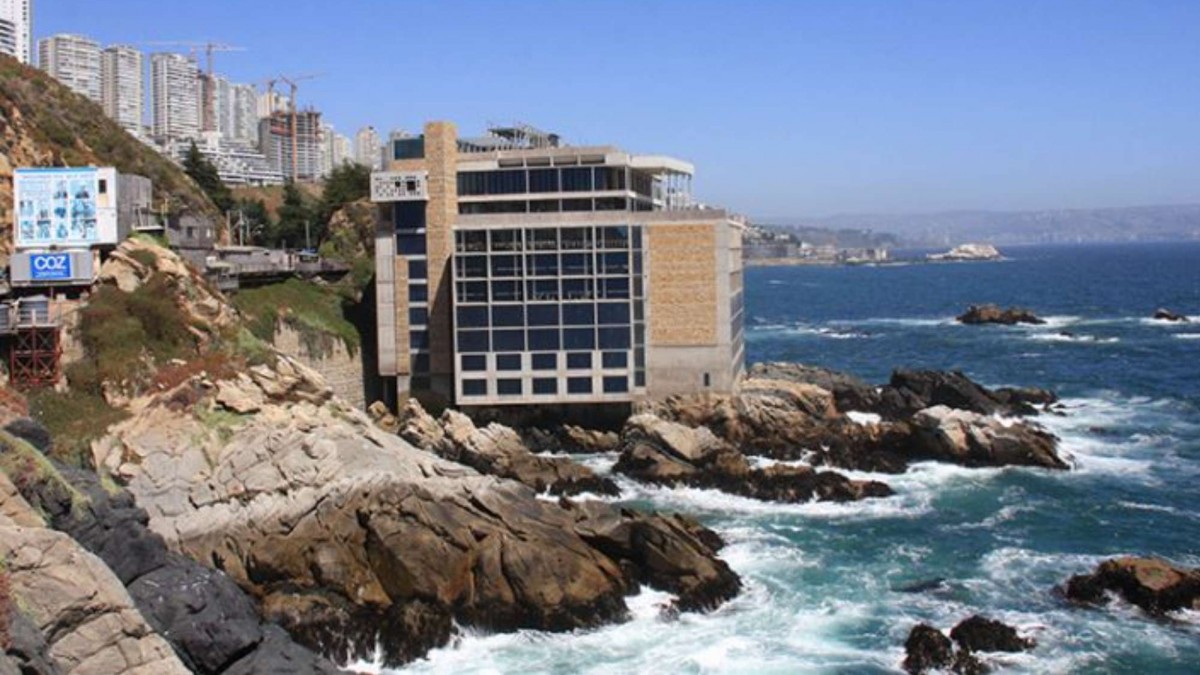 Estuvo a punto de ser demolido: El cambio que podría tener el Hotel Punta Piqueros