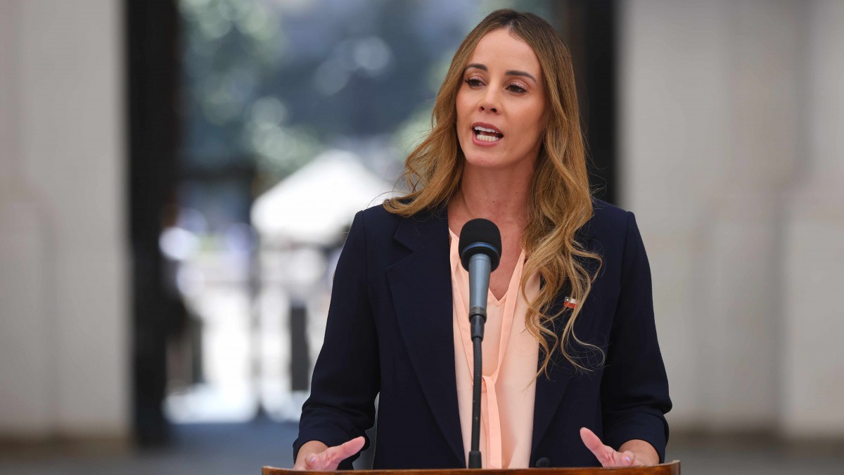 Ministra Sedini defiende al gabinete y asegura que 'este gobierno tiene un alma'