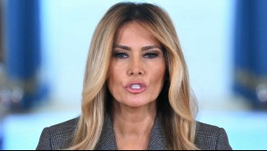 Melania Trump rompe el silencio en extraña conferencia: 'Epstein no me presentó a Donald Trump'