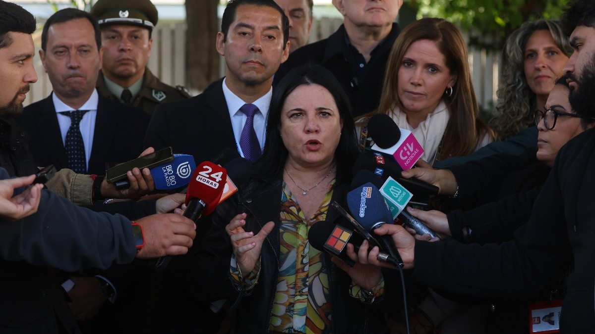 'Estamos actuando': Ministra de Seguridad se refiere al plan para contener los hechos de violencia en los colegios