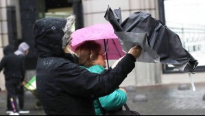 Rachas de hasta 100 km/h: Emiten aviso por 'frente frío' que dejará tres días de intensos vientos en zonas de tres regiones