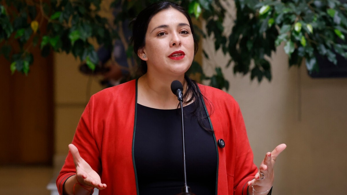 'Siempre he actuado conforme a la ley': Karol Cariola responde tras revelarse informe PDI en caso Chinamart