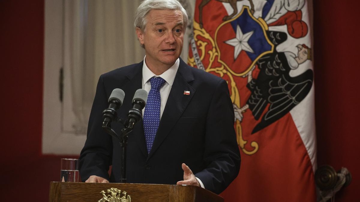 Cadem: 52% de los encuestados considera que el primer mes del Gobierno de Kast fue 'peor de lo que esperaba'