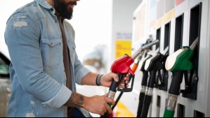 ¿Cuánto subirían las bencinas este jueves?: Centro de Investigación hace proyección ante eventual nueva alza