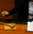 Una profesora ganó una demanda tras autodespedirse por baja de sueldo y carga laboral. La Justicia ordenó al establecimiento pagar más de $32 millones por incumplimiento contractual.