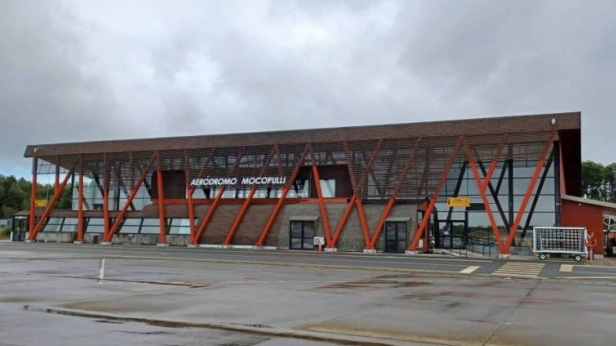 Dio falso aviso de bomba: Detienen a mujer en aeródromo de Mocopulli en Dalcahue
