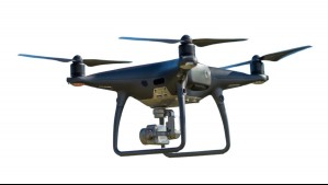 Crean dron inspirado en los murciélagos: cabe en la palma de la mano y puede volar a través de niebla y humo