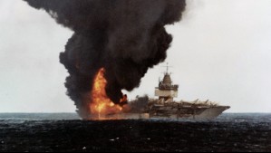 Noche de terror en llamas: cuando el superportaaviones más emblemático de Estados Unidos se convirtió en un infierno