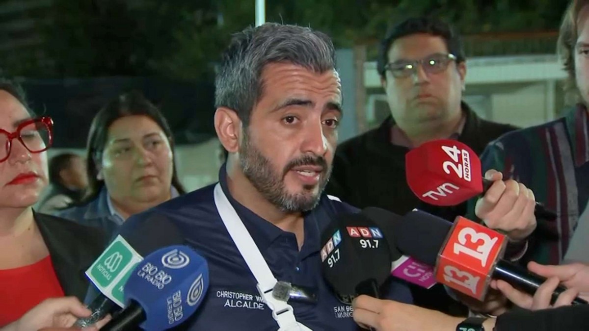 Alcalde de San Bernardo anuncia querella tras agresión que sufrió junto a su equipo durante procedimiento en una villa