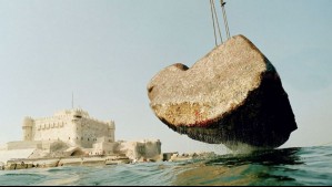 Arqueólogos rescatan de las profundidades del mar los restos de una de las 7 maravillas del mundo: Un símbolo de la ingeniería