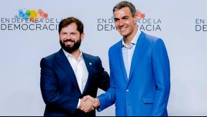 Boric participa de foro en Barcelona y llama a defender la democracia y enfrentar el autoritarismo