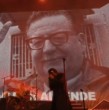 Uno de los momentos más comentados de Coachella 2026 tuvo como protagonista inesperado a Salvador Allende. En medio del show de The Strokes, la figura del exmandatario chileno apareció en pantalla acompañada de un mensaje político. ¡Detalles!