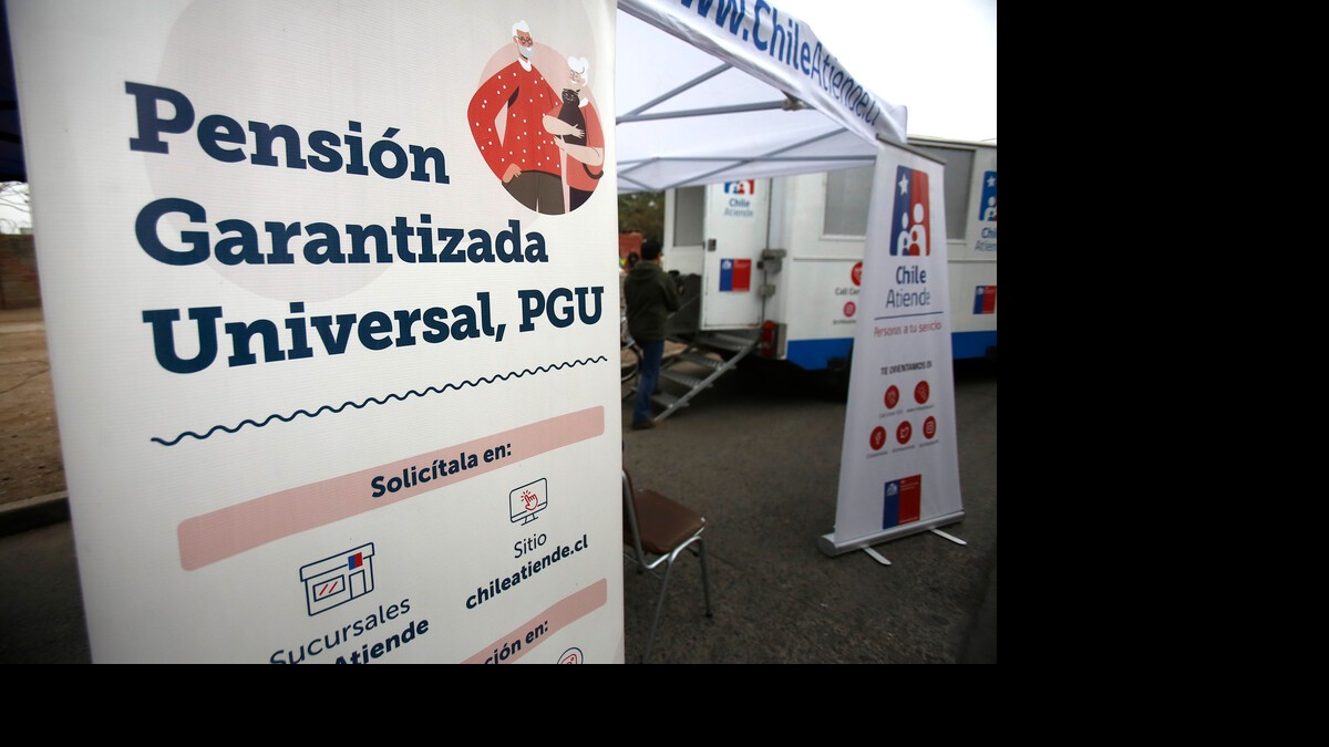 Estudio advierten aumento significativo de población migrante beneficiaria de la PGU: Gasto fiscal será de 1.600 millones en 2050