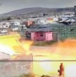Revisa el impactante video de la fuerte explosión de un taller mecánico irregular en Punta Arenas, región de Magallanes, que dejó a un hombre con el 75% de su cuerpo quemado.