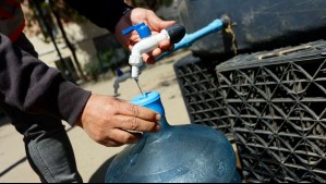Anuncian corte de agua de hasta 15 horas en tres comunas de Santiago para este martes