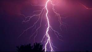 'Con precipitaciones aisladas': Emiten aviso por hasta tres días de tormentas eléctricas en zonas de dos regiones del país