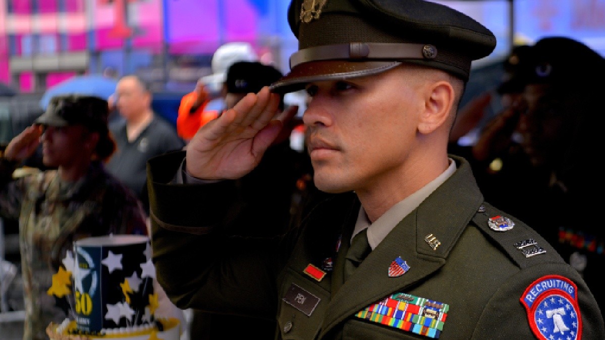 Crisis de reclutamiento: el Pentágono eleva a 42 años la edad máxima para enlistarse en el Ejército