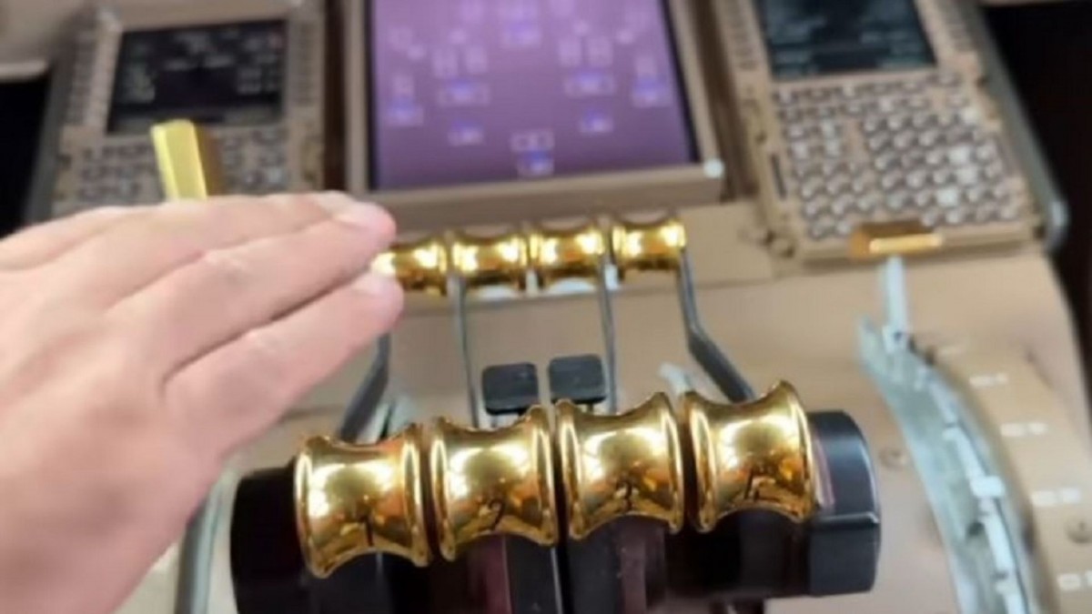 El lujo del Boeing 747 del emir de Dubái: Tiene detalles de oro en la cabina y un área de carga para caballos