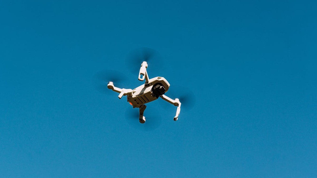 Adiós a los misiles millonarios: el Pentágono despliega enjambres low cost probados en Ucrania para humillar a los drones Shahed