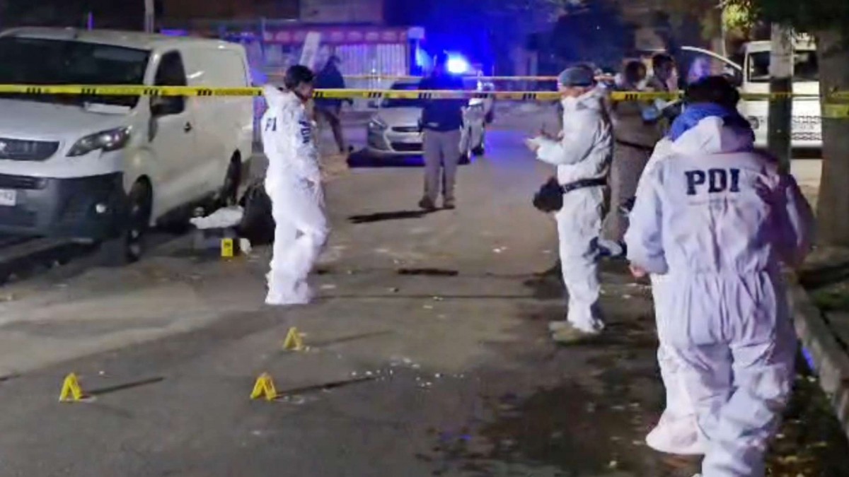 Hombre es asesinado a balazos en Quilicura: Levantan más de 20 evidencias balísticas