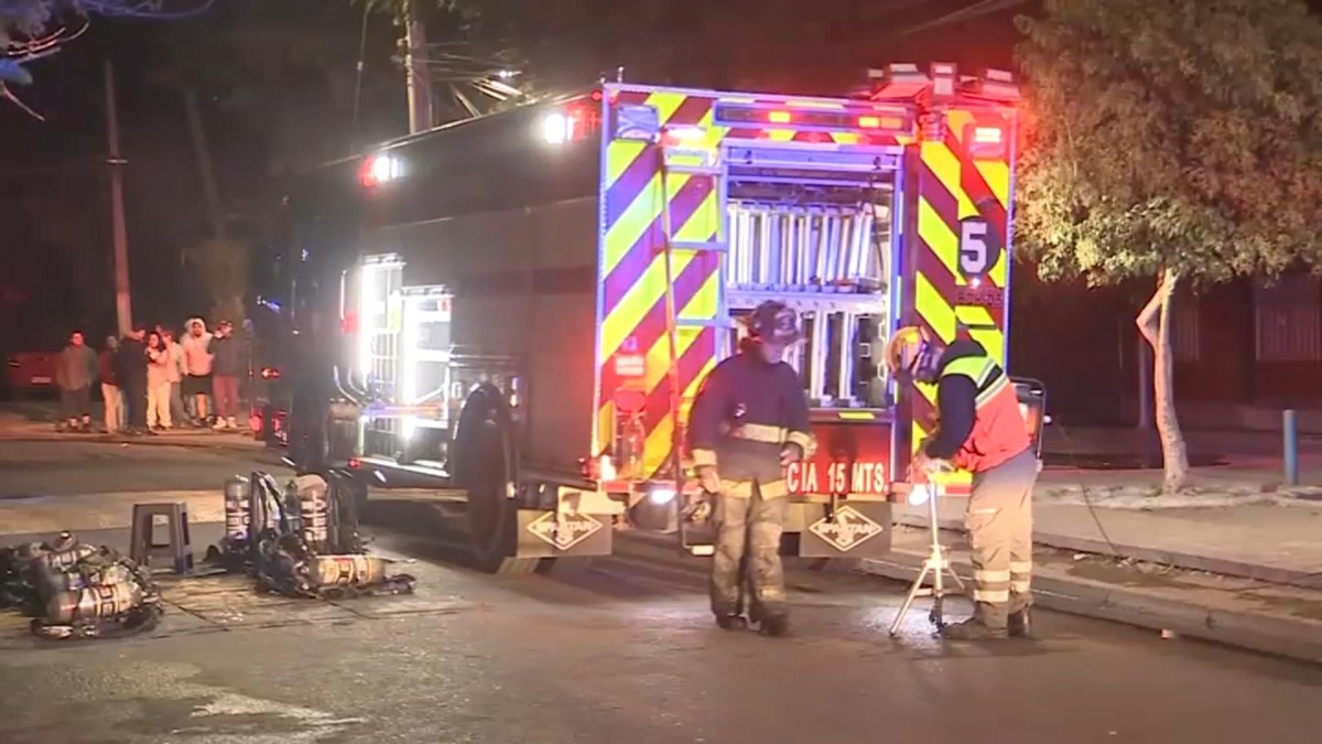 Incendio en Conchalí: Una persona se habría encontrado al interior de la vivienda siniestrada