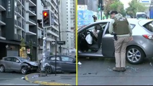 Mujer queda en riesgo vital tras choque: Carabineros de civil no habrían respetado luz roja y escaparon