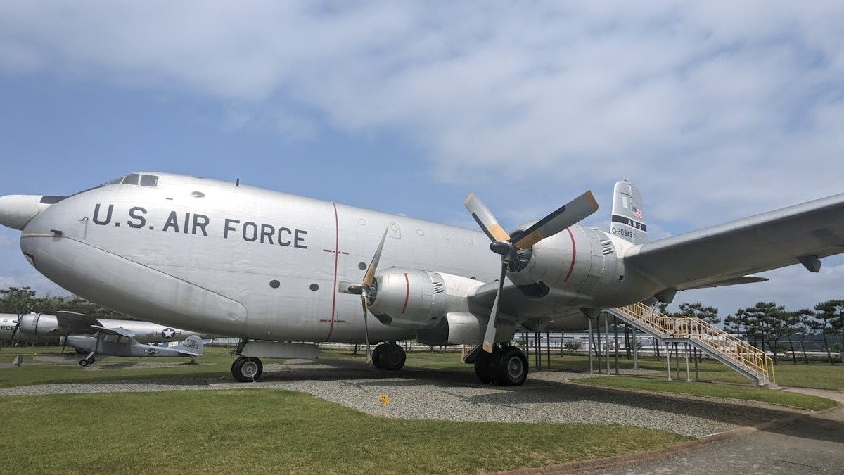 De palacio volador a fortaleza presidencial: El Boeing donado por Qatar a Estados Unidos se transforma