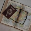 El precio del pasaporte en Venezuela fue ajustado este mes de abril por el Servicio Administrativo de Identificación, Migración y Extranjería (Saime). Las tarifas quedaron indexadas -ancladas- al tipo de cambio oficial publicado por el  (BCV).