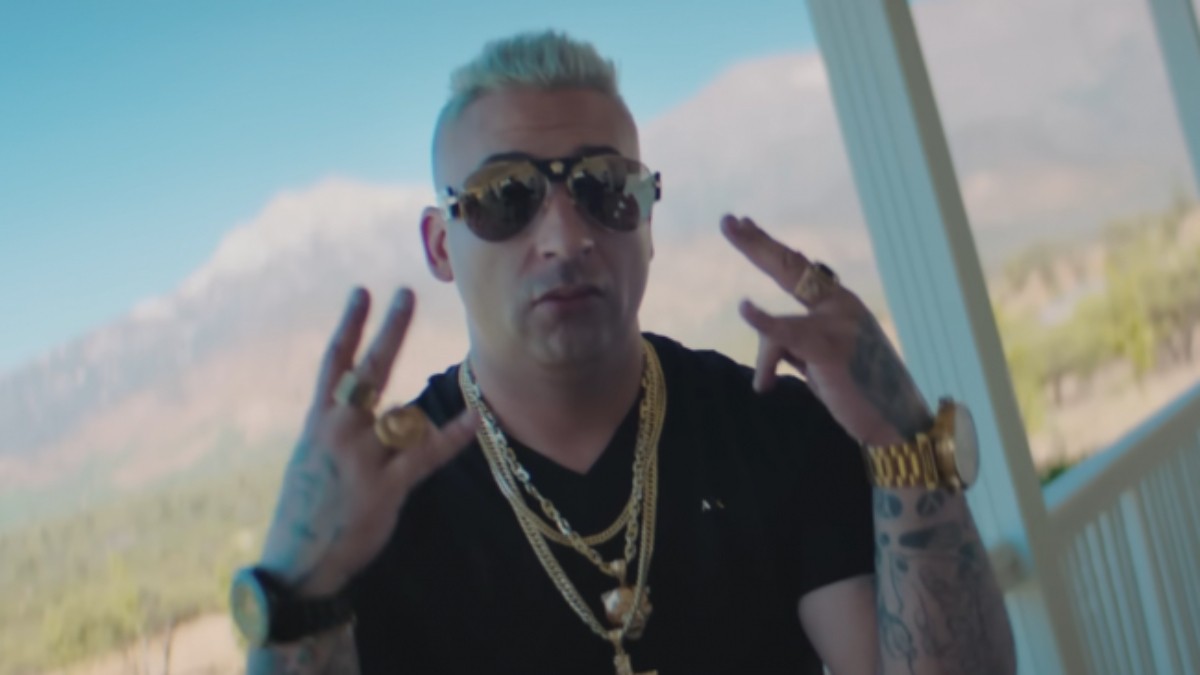 Estaba encargado de los 'puntos de venta': Detienen a cantante urbano por microtráfico de drogas en domicilios de Pudahuel