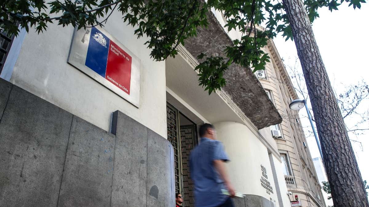'No son decretos de recorte ni decisiones tomadas': Documento interno del Minsal descarta eliminación de programas de salud