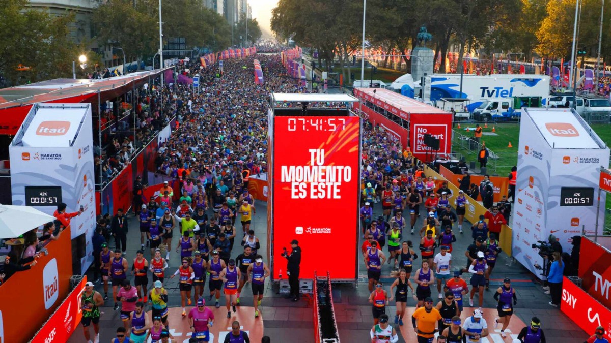 Algunos durarán hasta las 18:00 horas: Estos son los desvíos que se implementarán para la Maratón de Santiago