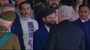Video muestra cómo fue el saludo entre Kast y Boric en ceremonia de aniversario de Carabineros