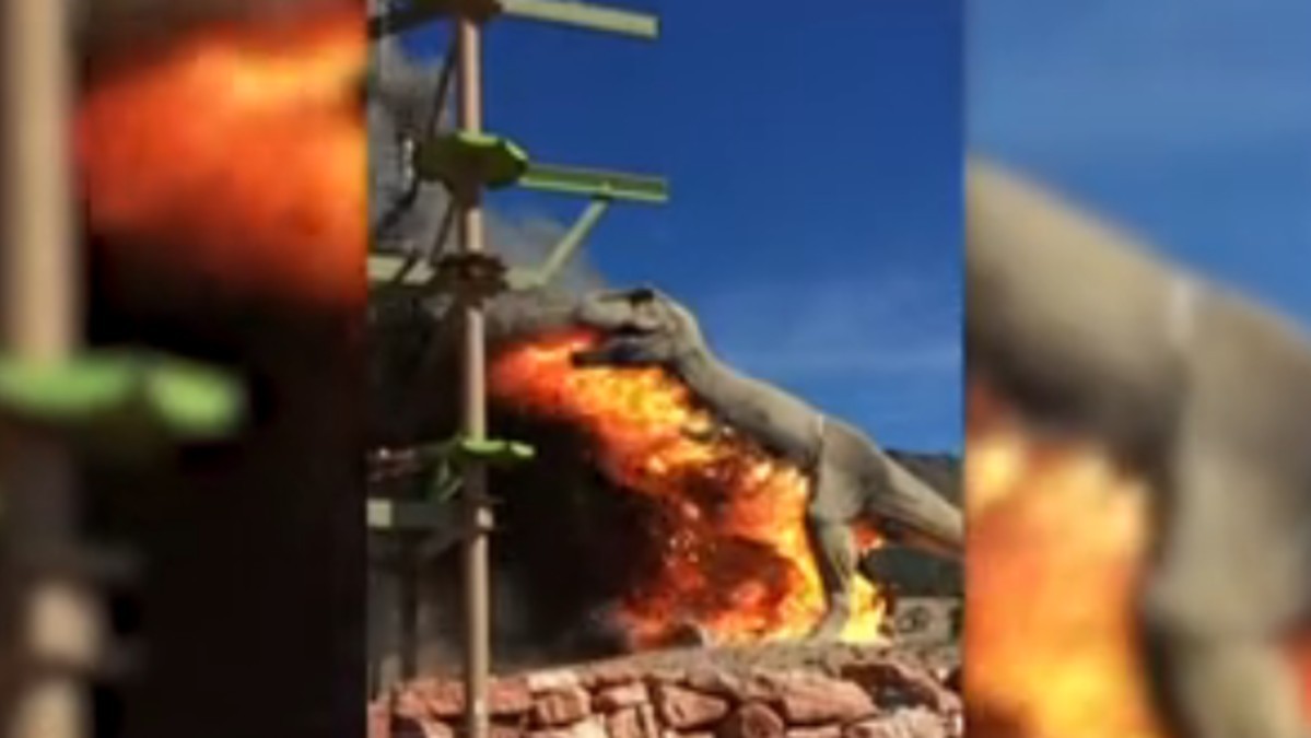 'Hablamos de miles de dólares': dinosaurio de 60 toneladas y 12 metros de altura acaba con un parque temático en Estados Unidos