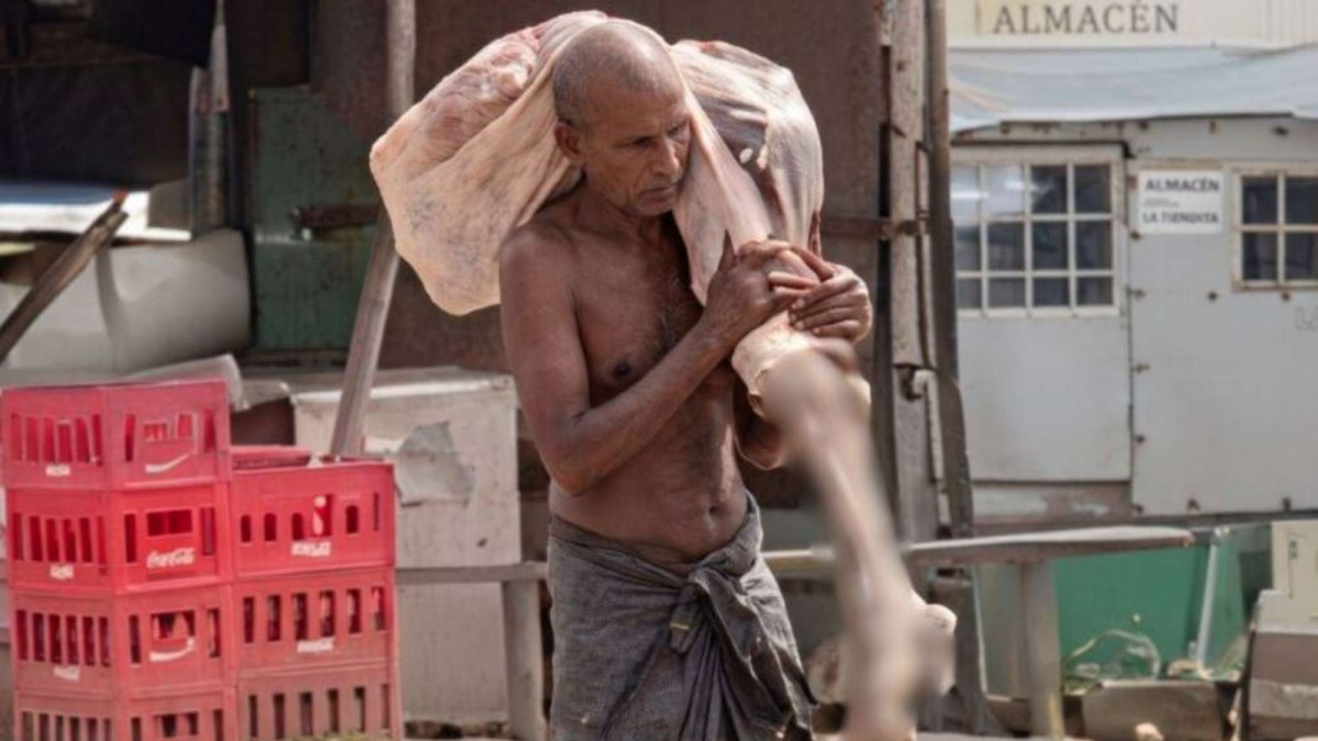 Desenterró el cuerpo de su hermana y lo llevó hasta banco para retirar dinero: Institución india le negaba acceso a los fondos