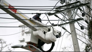 Cortes de luz  de hasta ocho horas: Estas son las 8 comunas de la RM afectadas este miércoles 29 de abril