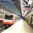 En la tarde de este martes 28 de abril, en plena hora punta, Metro de Santiago informó que debió cerrar nueve estaciones de la Línea 4, debido a una persona en la vía.