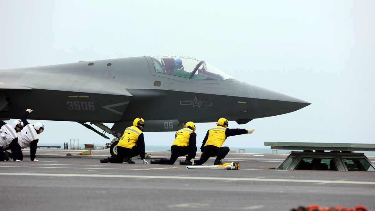 Tiburón Azul: China nombra oficialmente al caza furtivo que liderará su flota de portaaviones