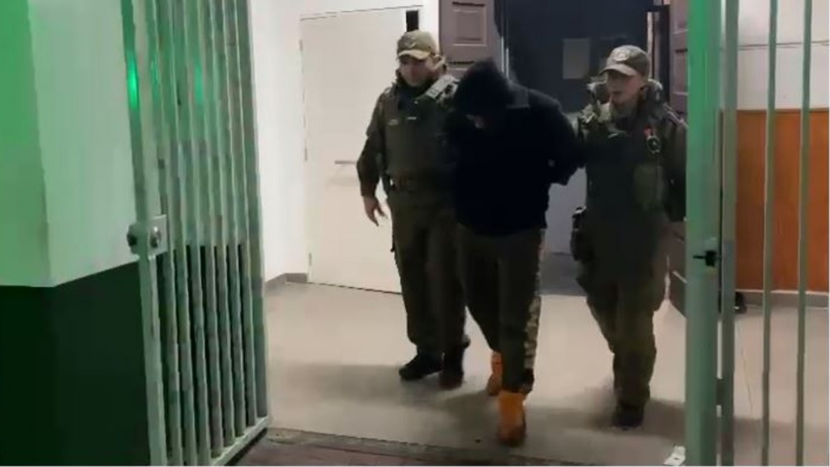 Detienen a hombre tras ser denunciado y sorprendido con 42 plantas de marihuana en su casa en Ñuñoa