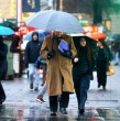 La próxima semana podrían volver las lluvias a Santiago, y sería de manera intensa, según el pretigioso Centro Meteorológico Noruego. Conoce el pronóstico del tiempo en la nota.