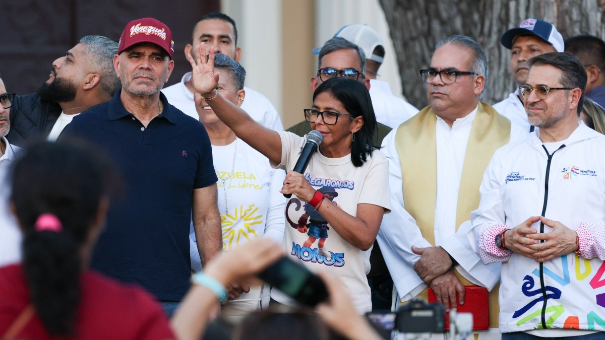 'Lealtad absoluta': presidenta interina de Venezuela responde a quienes afirman que traicionó a Nicolás Maduro