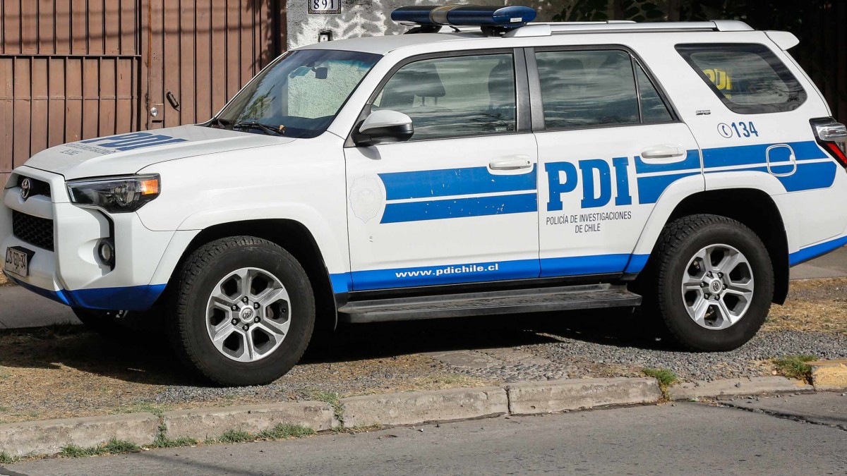 Violento asalto en La Reina: Delincuentes armados amenazaron a madre y sus hijos de 8 y 10 años en su vivienda