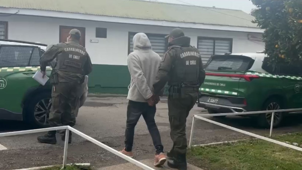 Detienen a extranjero con alerta roja de Interpol por secuestro y delitos terroristas: portaba ketamina en la Ruta 5 Sur