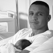 Conoce las dos inéditas fotografías que el futbolista nacional Alexis Sánchez publicó de su hija Bela, nacida de su vínculo sentimental con la modelo rusa Alexandra Litvinova. ¡Imágenes!