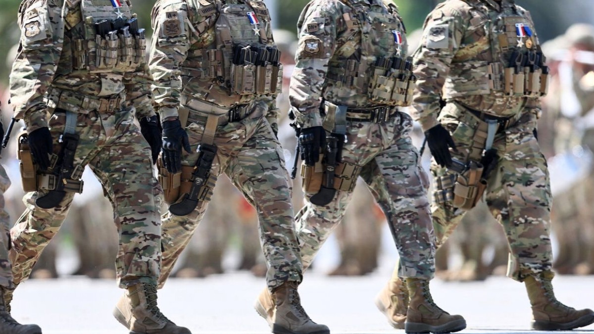 Escapó con un fusil, pero no llevaba municiones: Lo que se sabe del conscripto del Ejército que huyó de predio militar