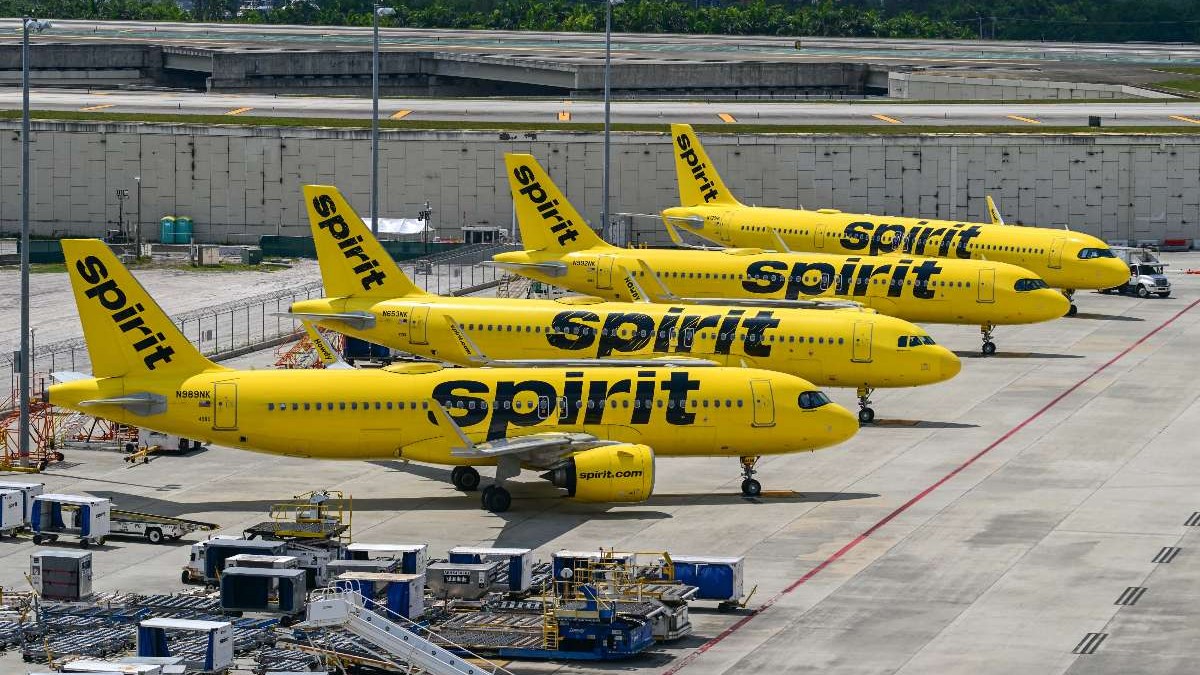 ¿Por qué una reconocida aerolínea cierra sus operaciones? Anunció la cancelación de todos sus vuelos