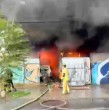 La tarde de este domingo, un incendio se registró en la comuna de Estación Central. En concreto, las llamas están afectando a viviendas y a un taller mecánico, inmuebles ubicados en la intersección de Obispo Umaña con Iquique.