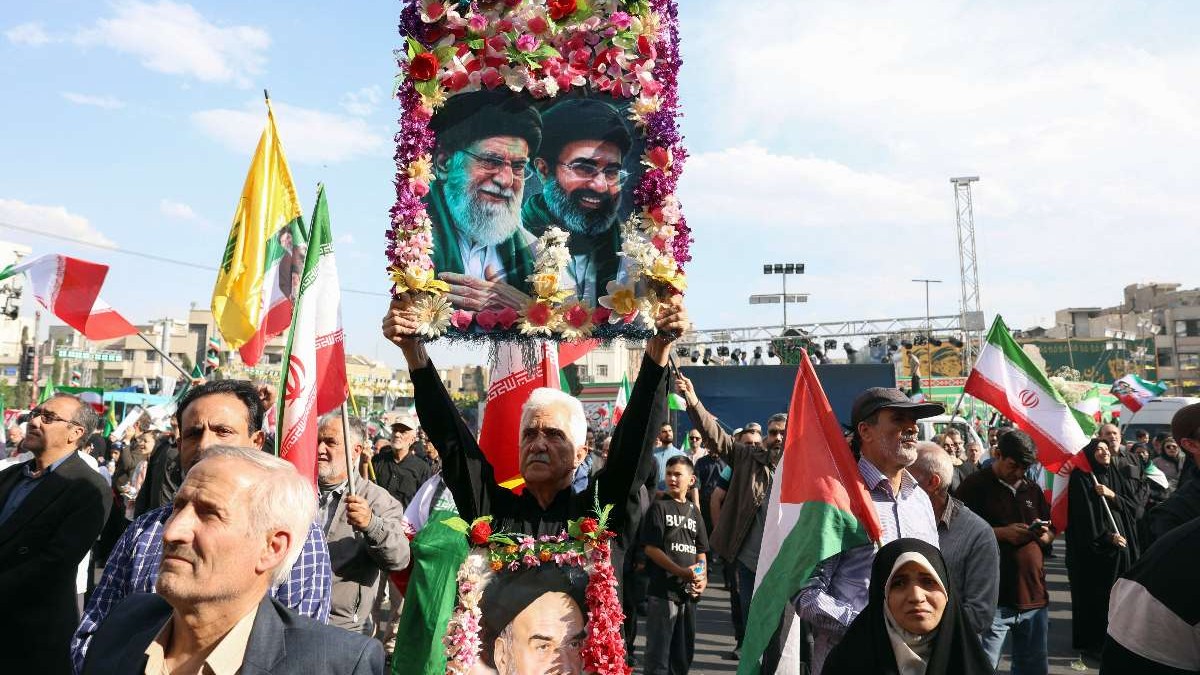 Irán desafía a EEUU a elegir entre un 'mal acuerdo' o una operación militar 'imposible'
