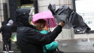 Incluye a la Región Metropolitana: Emiten avisos por tres días con rachas de viento de hasta 70 km/h en zonas de seis regiones