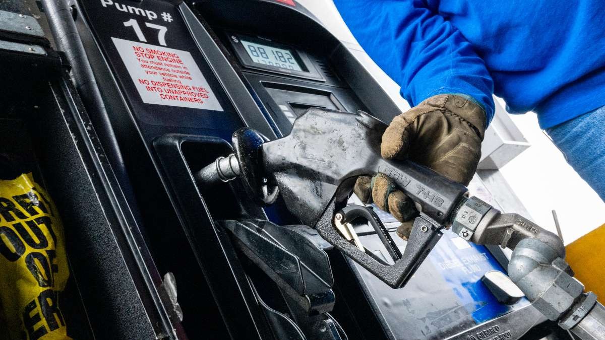 ¿Ayudará a bajar el precio de los combustibles? Países de la OPEP+ deciden aumentar sus cuotas de producción de petróleo